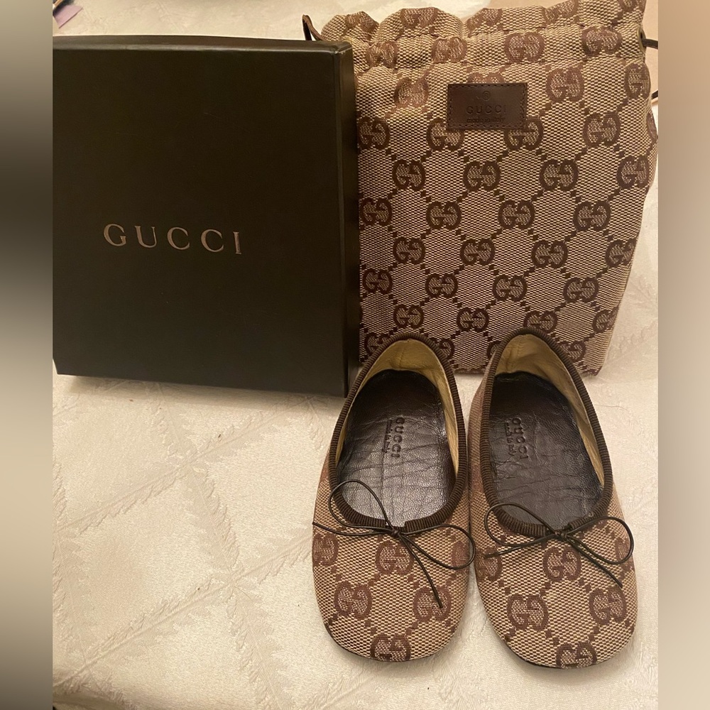 Baby Gucci shoes with shoe bag and original box